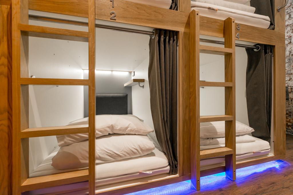 Hostal Code Pod - The Loft -